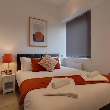 La Casa Suites Slough Eksteriør bilde
