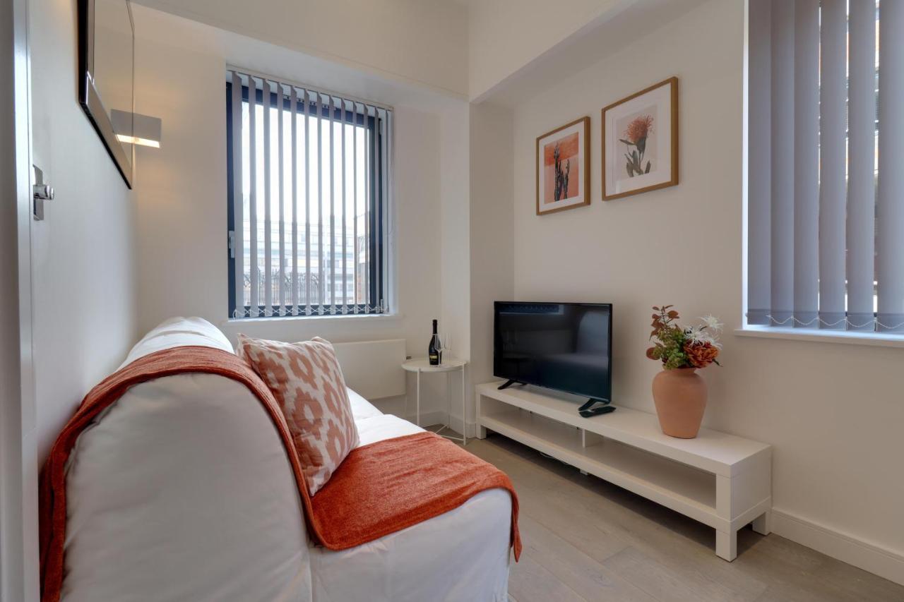 La Casa Suites Slough Eksteriør bilde