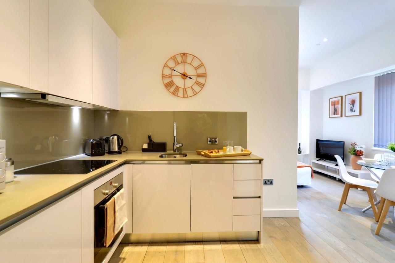 La Casa Suites Slough Eksteriør bilde